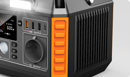 600w solar portable power station